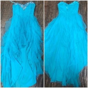 Gown in mullet style